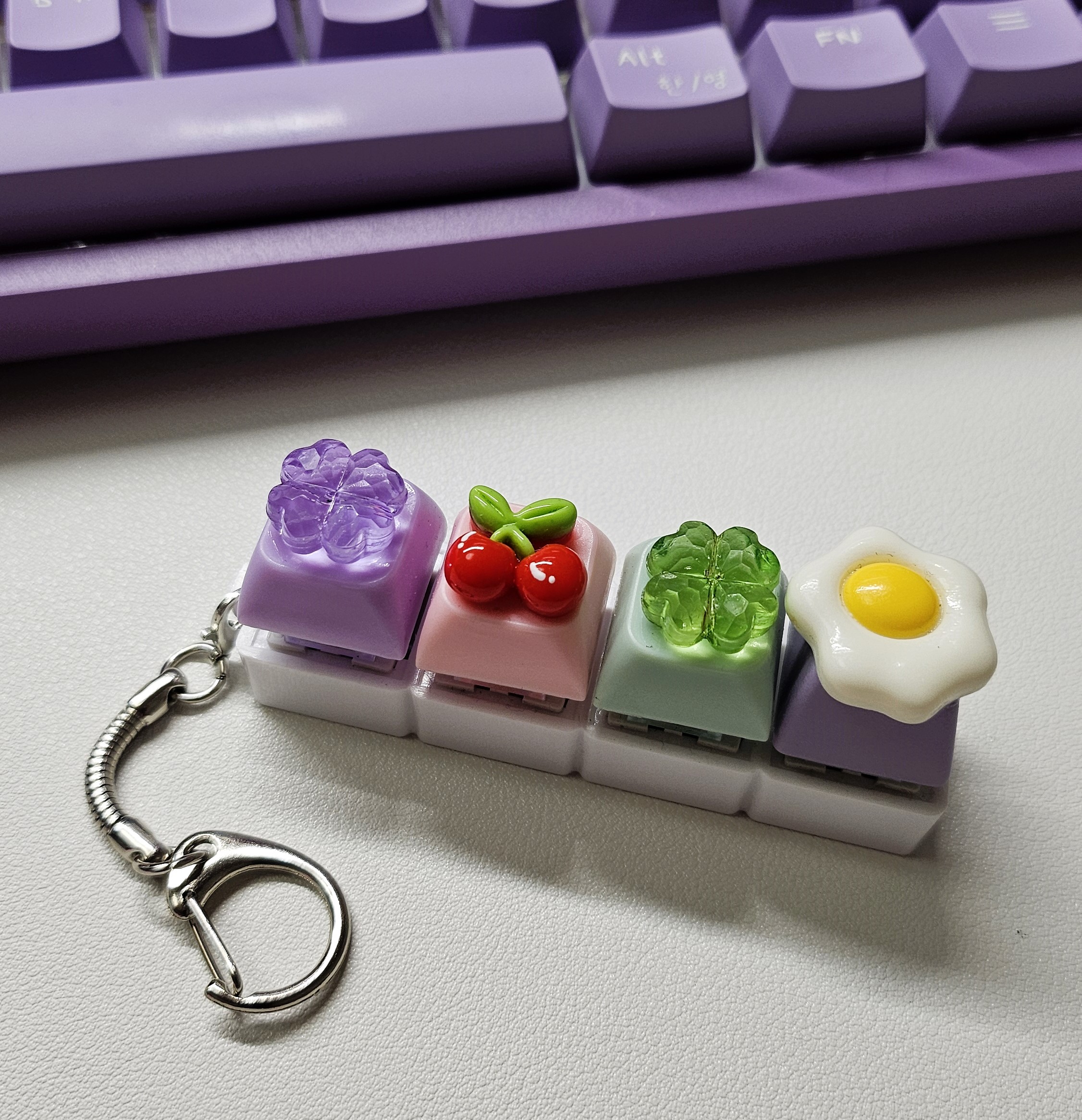 '딸깍' 한번으로 스트레스를 날리자! 컬러 테라피 키링 만들기