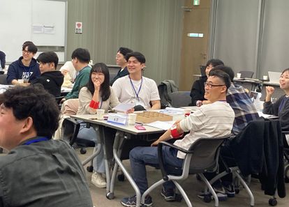 전략 팀빌딩! 생존 경영 게임 썸네일