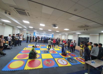 팀빌딩의 결정체, 미션 윷놀이! 썸네일