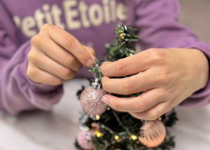 포근한 연말을 손 안에, 빛나는 크리스마스 트리와 캘리그라피 엽서 만들기 세트 썸네일