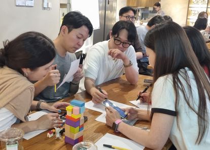 팀 협업의 끝판왕, 전략 경매 건축 보드게임 썸네일