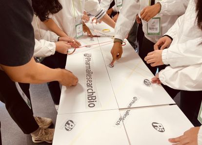 기업 속에 나의 미래를 그리다, 로고 팀 드로잉 썸네일