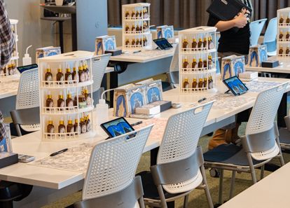 19세기 프랑스 조향사가 되어, 나를 위한 맞춤 향수 썸네일