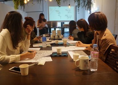 12개의 응원이 담긴 캘리 달력 썸네일