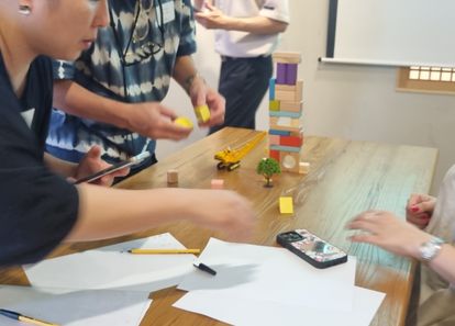 팀 협업의 끝판왕, 전략 경매 건축 보드게임 썸네일