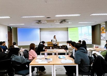 https://cdn.weebur.com/images/ROKIQFKNZS0QEF2KJTZI.jpg 썸네일