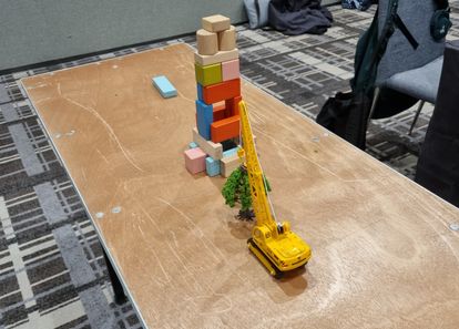 팀 협업의 끝판왕, 전략 경매 건축 보드게임 썸네일