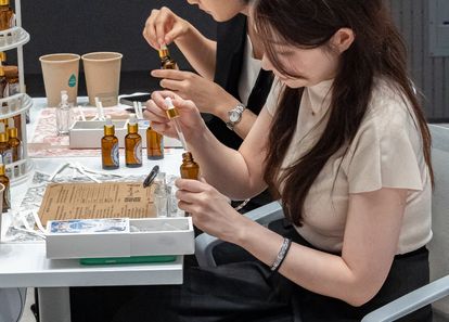 19세기 프랑스 조향사가 되어, 나를 위한 맞춤 향수 썸네일