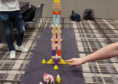 팀 협업의 끝판왕, 전략 경매 건축 보드게임 썸네일